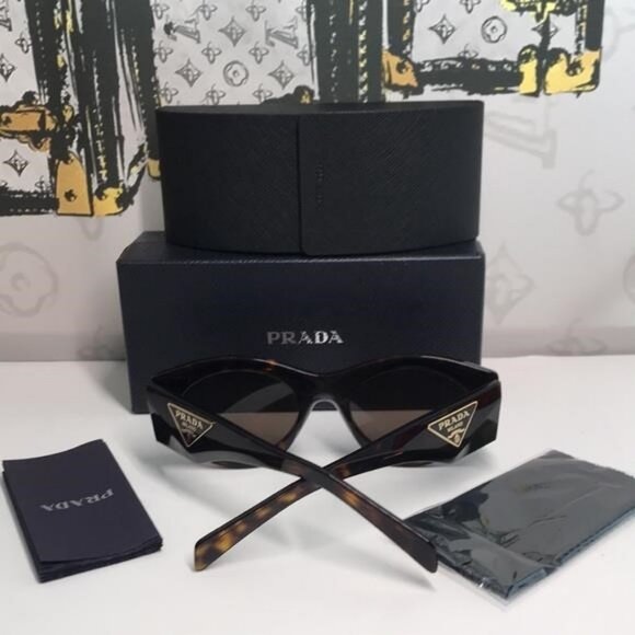 New Authentic Prada PR 20ZS Dark Brown Oval Ladies Sunglasses – 2AU06B 53 - Picture 4 of 12